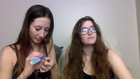 2girls1link online show from January 8, 4:13 am