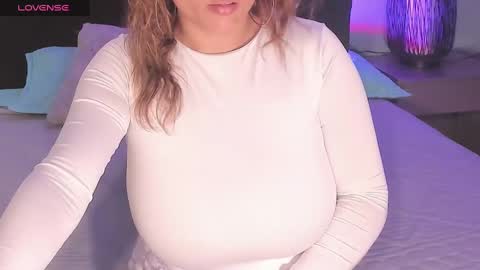 bigboobs evelyn online show from January 4, 4:23 am