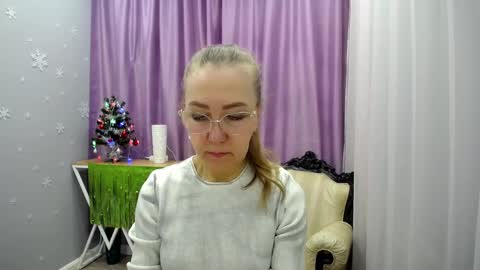 _greybunny_ online show from December 29, 10:38 am