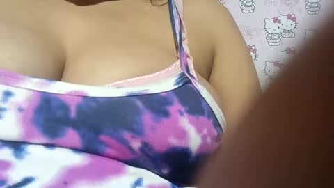 _milkytitsmomxx_ online show from January 7, 4:34 pm