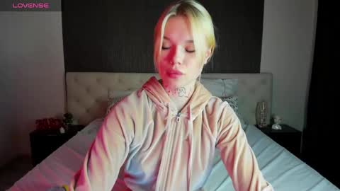 abbyy_rabbit online show from December 17, 8:14 am