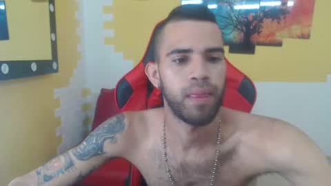 adri_sexboy online show from December 5, 12:42 pm