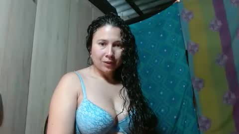 Adriana Tellez online show from December 8, 3:41 pm