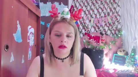 adriiana_fox_ online show from December 2, 7:19 pm