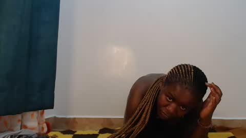 african_sidechick online show from November 29, 3:12 am