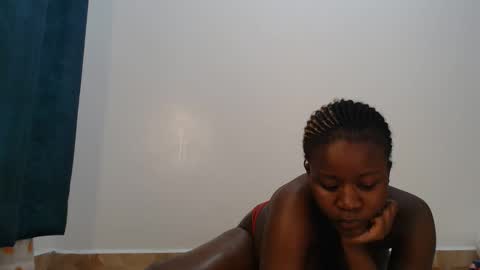 african_sidechick online show from December 17, 3:27 pm