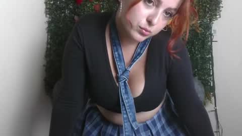 aisha_roja1 online show from December 27, 9:22 pm