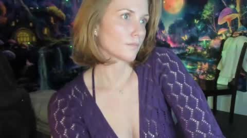 AKGINGERSNAPS  HighTistic online show from January 6, 12:35 am