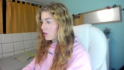 alaia_greyy online show from November 23, 1:26 pm