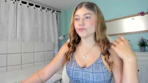 alaia_greyy online show from December 10, 12:43 pm