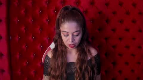 alaia_lovee online show from December 19, 3:33 am