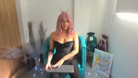 Aleene online show from December 22, 1:16 pm