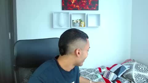 alejo_r1 online show from January 14, 1:08 pm