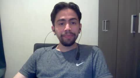 alejo_shy online show from December 18, 4:05 am