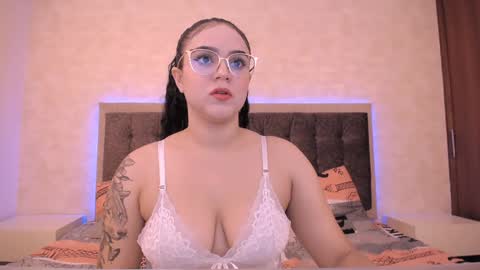 Alexa Martinez  online show from December 2, 9:17 am