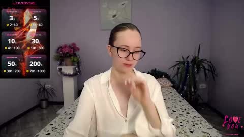 alexamay_ online show from January 4, 7:28 am