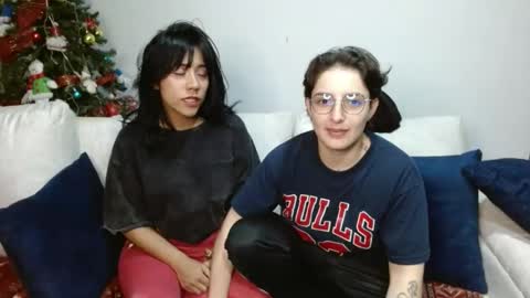 Julieta Long hair and Alex short hair online show from December 22, 1:22 am