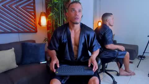 Alex Falcon online show from January 2, 1:22 pm