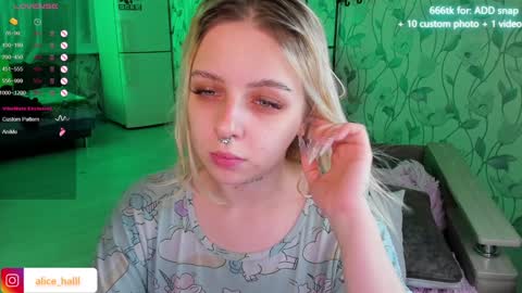 alice_halle online show from January 4, 6:17 pm