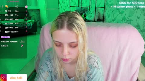 alice_halle online show from December 10, 3:47 pm