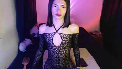 alice_m00nn online show from November 27, 7:30 am