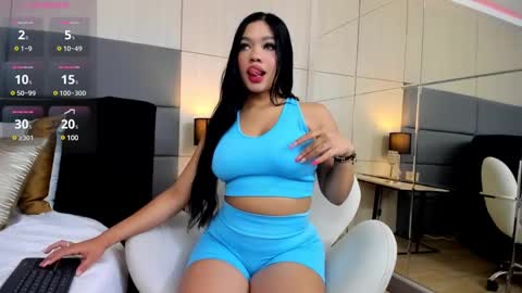 allissonjames online show from December 18, 11:32 am