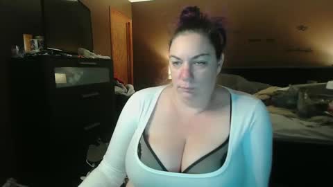 Tig Bitty online show from December 1, 3:13 am