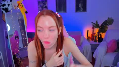 alyssa_smitt online show from December 5, 6:57 am