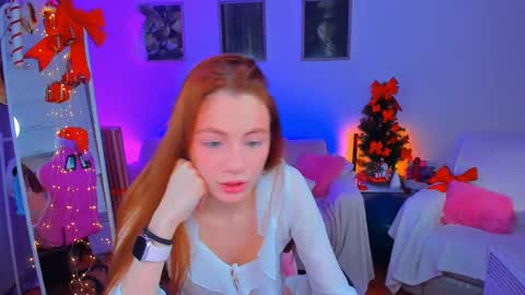 alyssa_smitt online show from December 18, 6:59 am