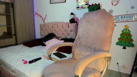 Hi Im Amber Check my Bio  online show from January 3, 5:05 pm