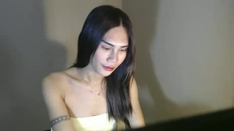 amira_lee online show from November 13, 1:09 pm