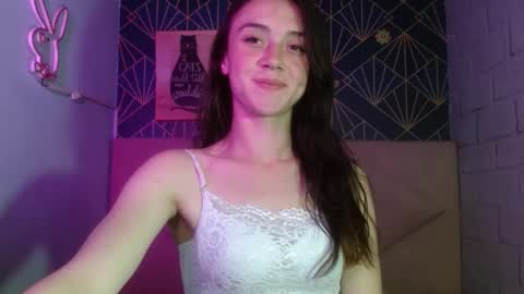 amy_kobold33 online show from January 7, 9:04 pm