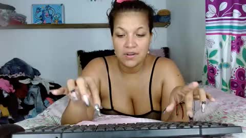 ana_lopez11 online show from January 2, 9:28 pm