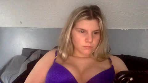 analslut227 online show from January 14, 6:18 pm