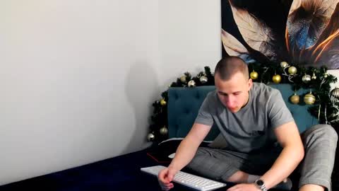 andress_ston online show from December 17, 6:37 am