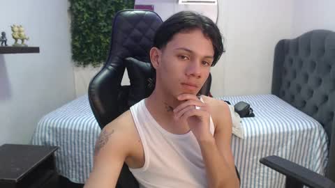 andy_dan1 online show from January 20, 1:46 pm