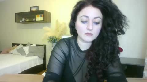 ange_linax online show from December 19, 8:26 am