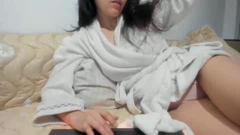 angel_lee__ online show from December 25, 4:32 pm