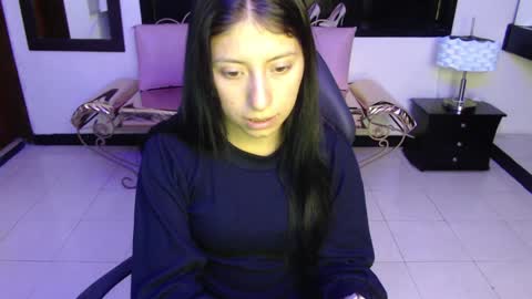 angela_diaz_ online show from January 18, 11:07 am