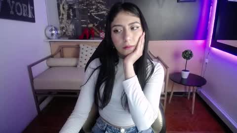 angela_diaz_ online show from December 7, 10:31 am