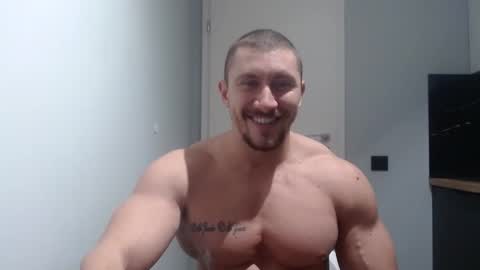  ------- SEX SHOW WITH GUYS AND GIRLS  MUSCLE SHOW online show from November 13, 7:09 pm