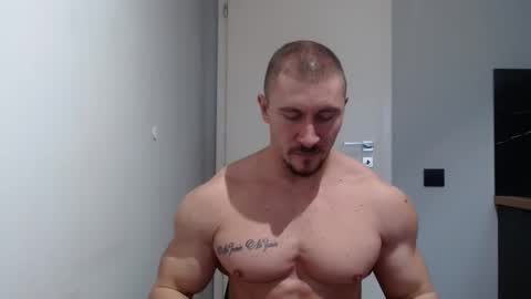  ------- SEX SHOW WITH GUYS AND GIRLS  MUSCLE SHOW online show from December 3, 12:54 pm