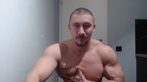  ------- SEX SHOW WITH GUYS AND GIRLS  MUSCLE SHOW online show from December 4, 1:01 am