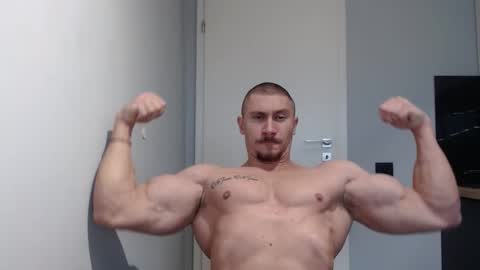  ------- SEX SHOW WITH GUYS AND GIRLS  MUSCLE SHOW online show from December 25, 11:37 am