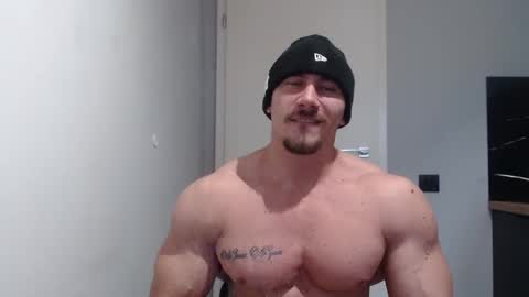  ------- SEX SHOW WITH GUYS AND GIRLS  MUSCLE SHOW online show from December 30, 10:05 am