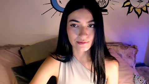 angie_c online show from December 12, 11:09 am