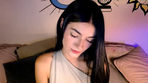 angie_c online show from December 12, 11:42 pm