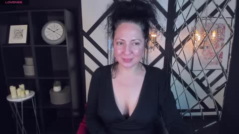 Anita online show from December 13, 8:55 pm