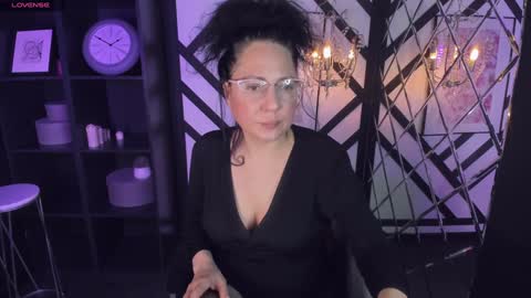 Anita online show from December 15, 8:31 pm