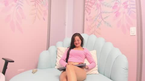 annie_cute18 online show from January 9, 3:58 am